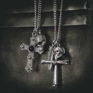 Collar cruzado: ¿símbolo religioso o accesorio?